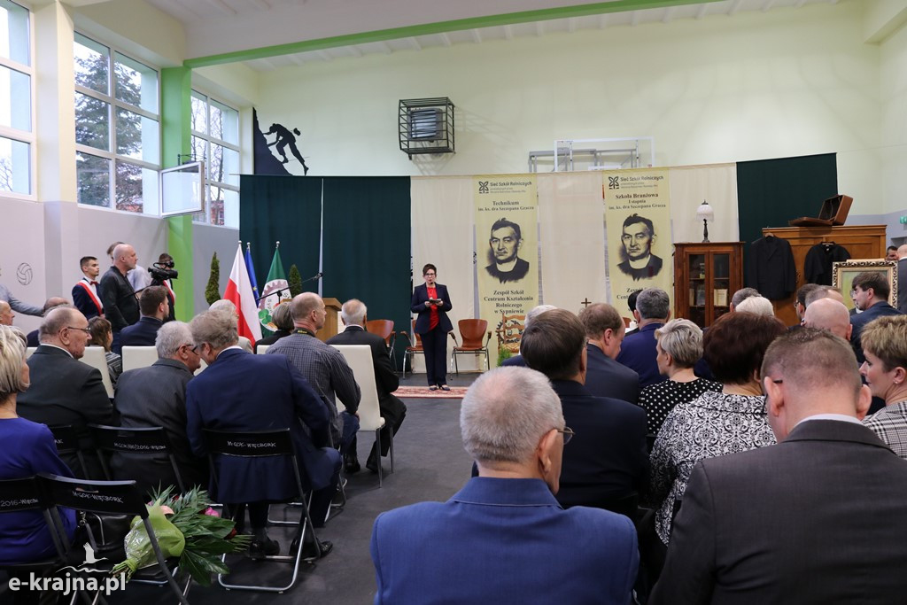 Uroczystość nadania imienia szkołom ZSCKR w Sypniewie cz. 1