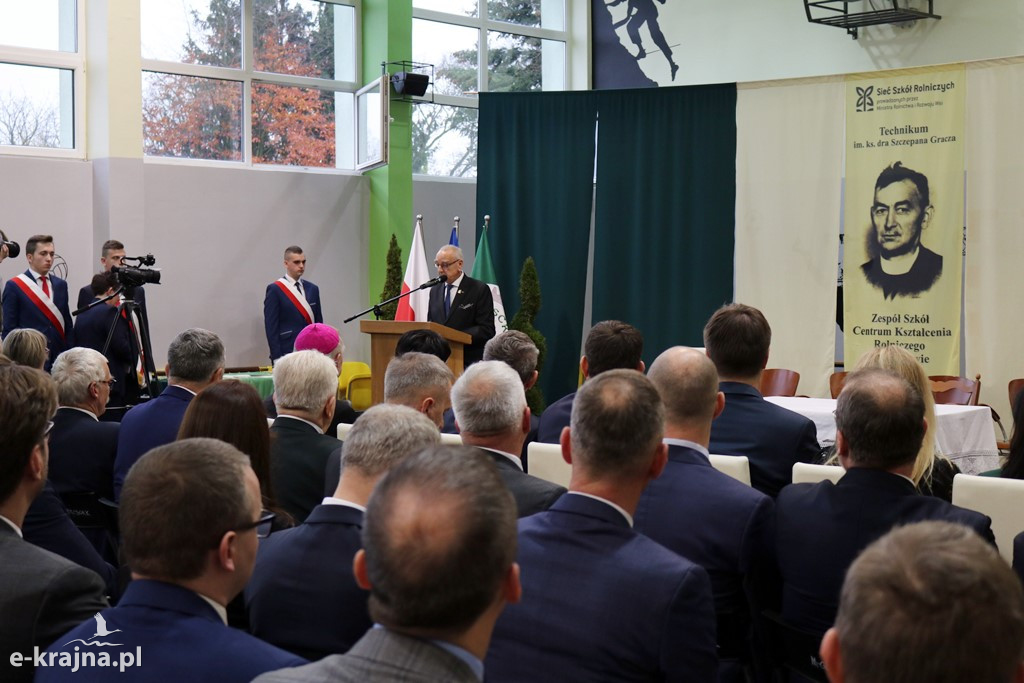 Uroczystość nadania imienia szkołom ZSCKR w Sypniewie cz. 1