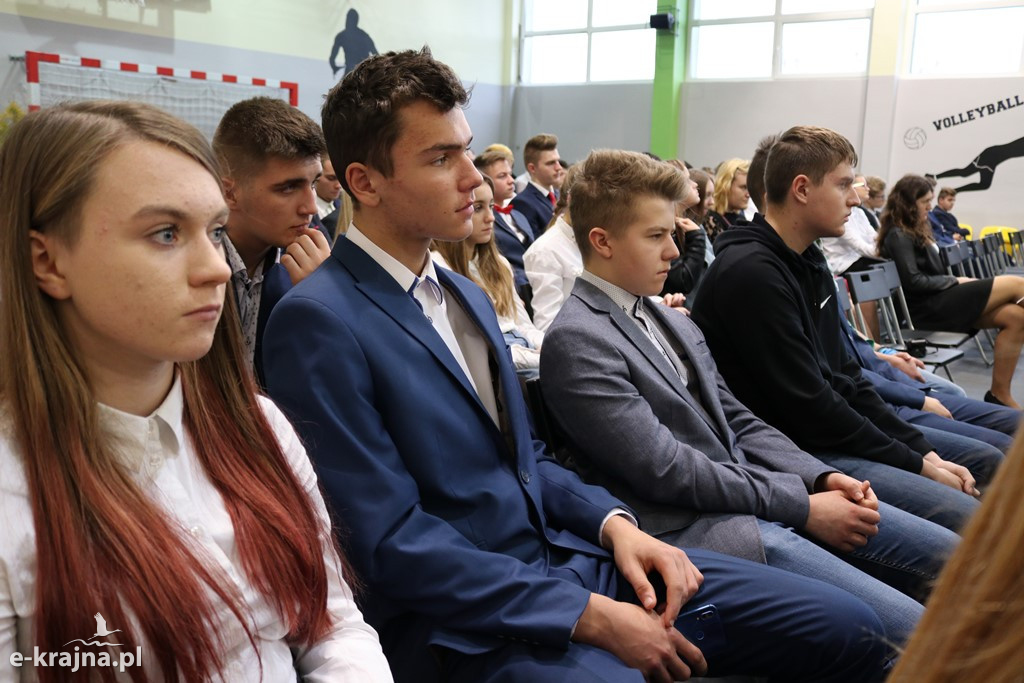 Uroczystość nadania imienia szkołom ZSCKR w Sypniewie cz. 1