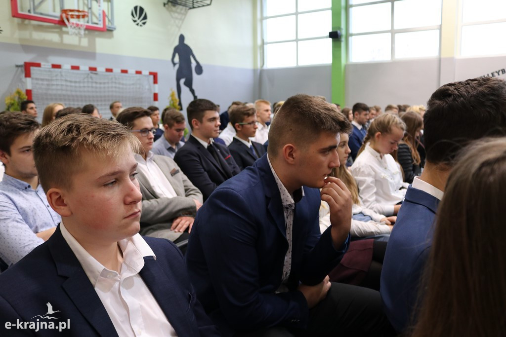Uroczystość nadania imienia szkołom ZSCKR w Sypniewie cz. 1