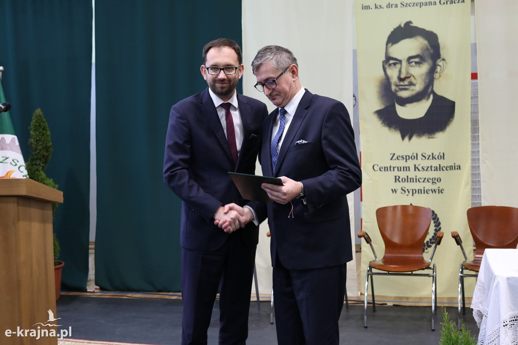 Uroczystość nadania imienia szkołom ZSCKR w Sypniewie cz. 1