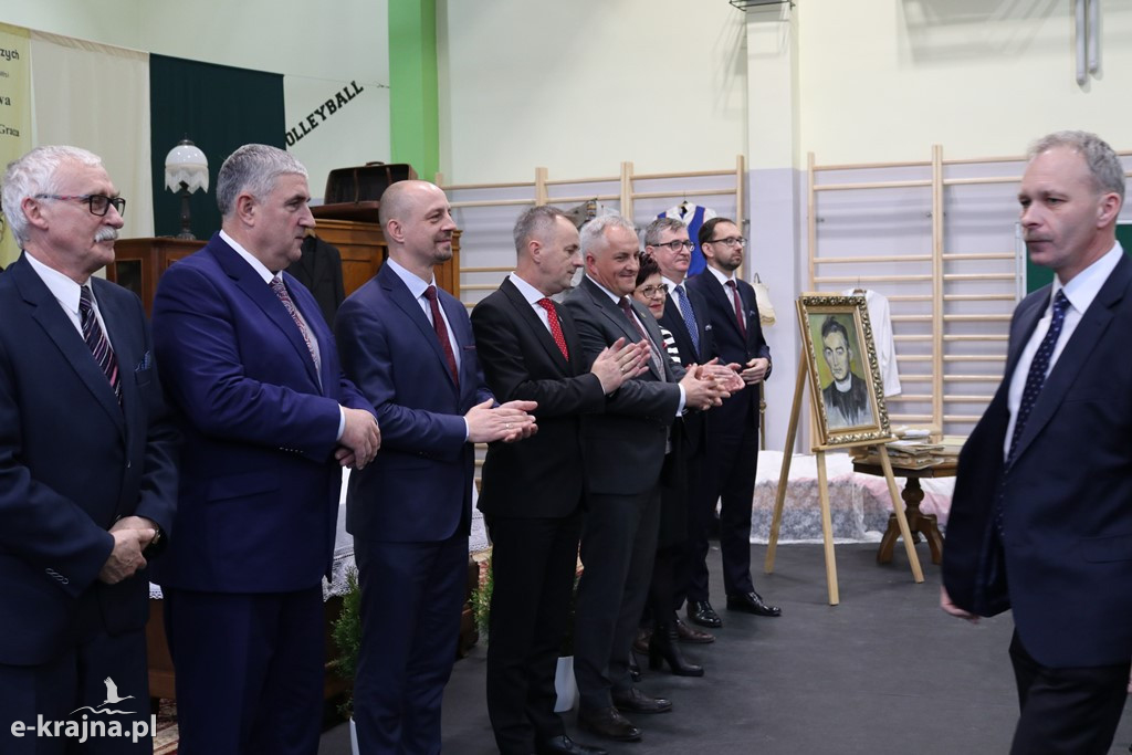 Uroczystość nadania imienia szkołom ZSCKR w Sypniewie cz. 1