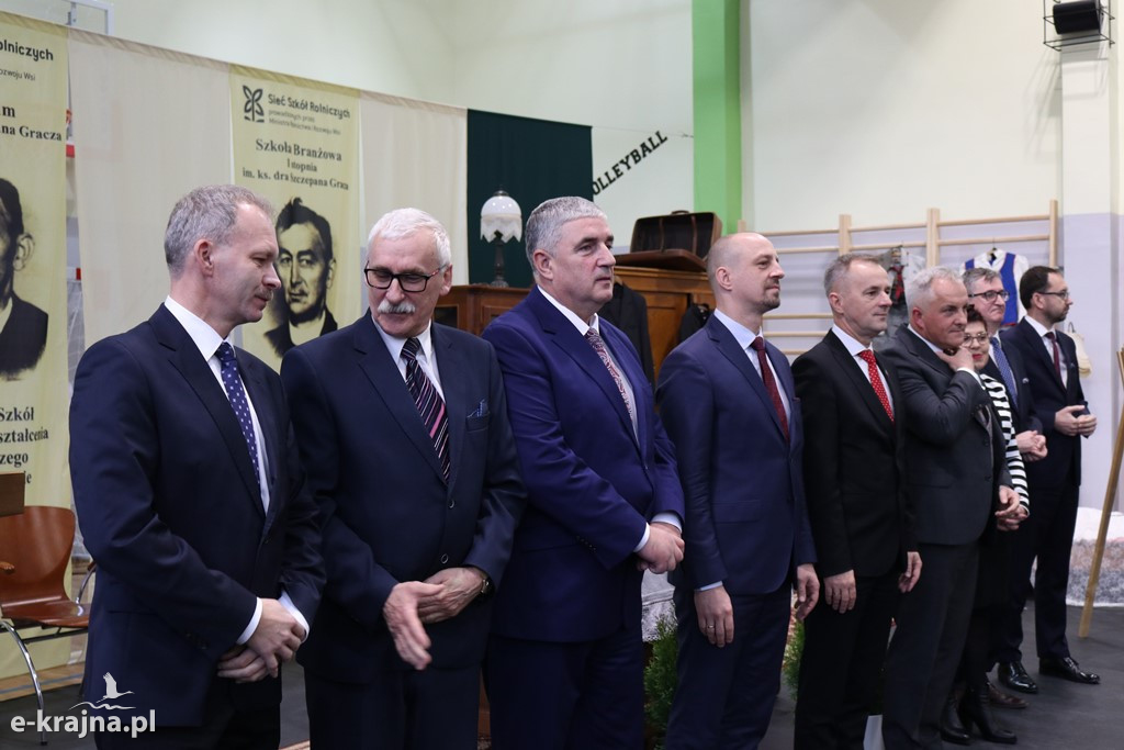 Uroczystość nadania imienia szkołom ZSCKR w Sypniewie cz. 1