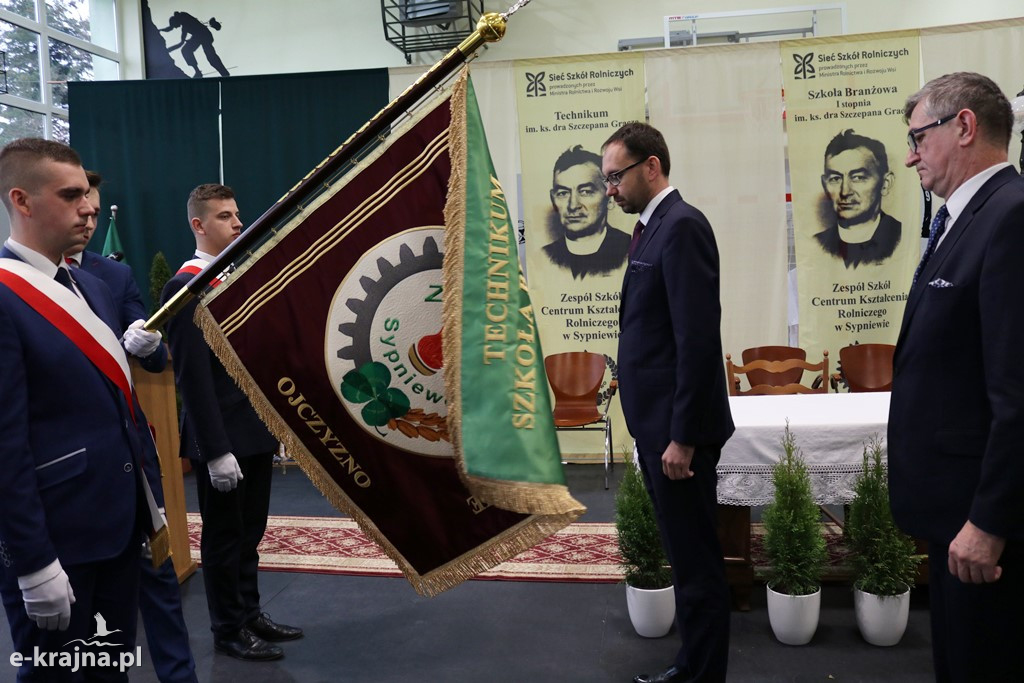 Uroczystość nadania imienia szkołom ZSCKR w Sypniewie cz. 1