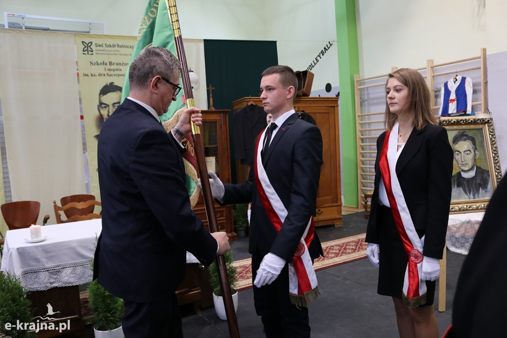 Uroczystość nadania imienia szkołom ZSCKR w Sypniewie cz. 1