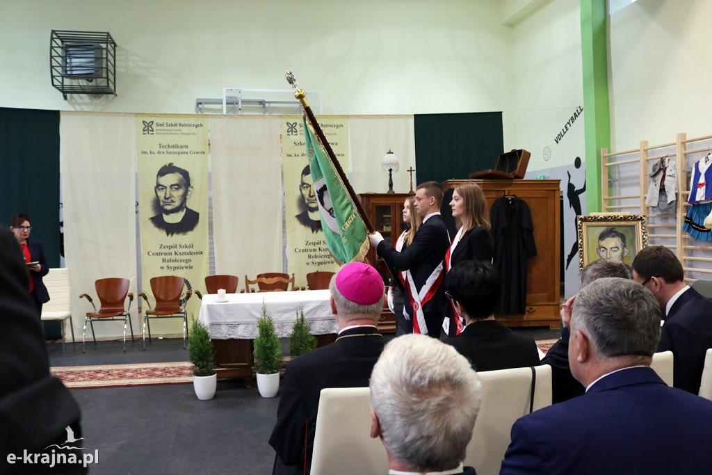 Uroczystość nadania imienia szkołom ZSCKR w Sypniewie cz. 1