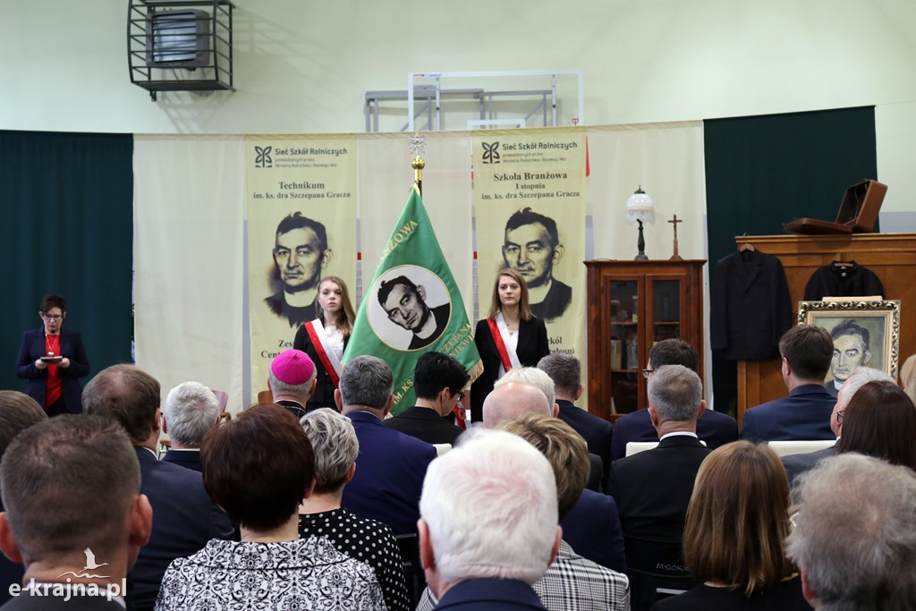 Uroczystość nadania imienia szkołom ZSCKR w Sypniewie cz. 1