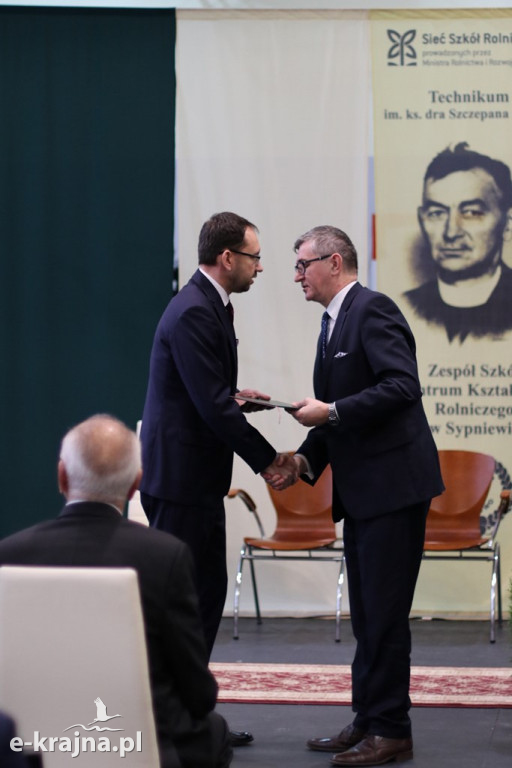 Uroczystość nadania imienia szkołom ZSCKR w Sypniewie cz.2