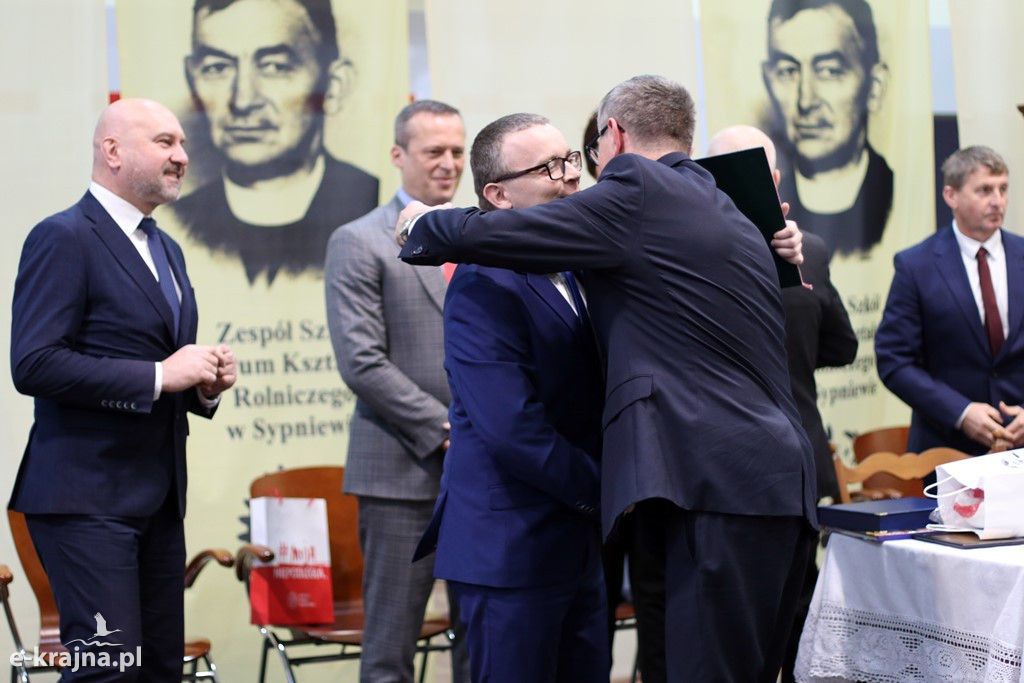 Uroczystość nadania imienia szkołom ZSCKR w Sypniewie cz.2