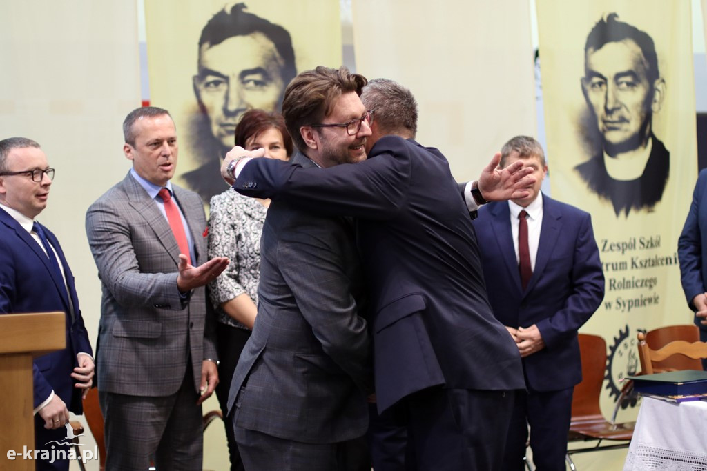 Uroczystość nadania imienia szkołom ZSCKR w Sypniewie cz.2