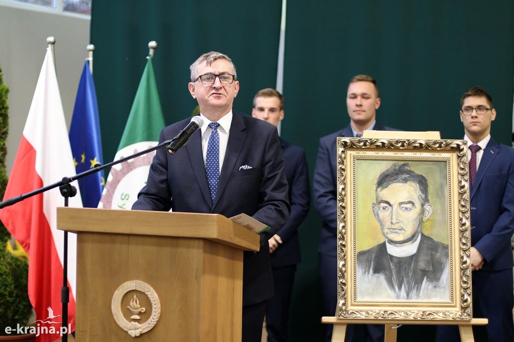 Uroczystość nadania imienia szkołom ZSCKR w Sypniewie cz.2