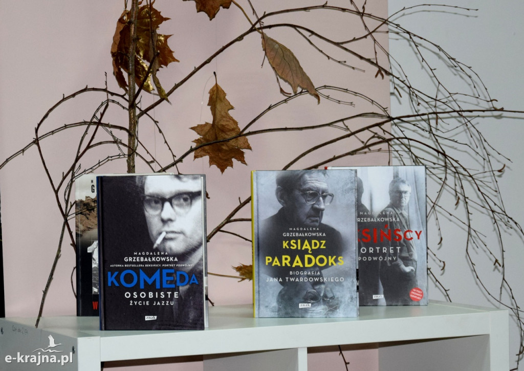 Spotkanie z Magdaleną Grzebałkowską w sępoleńskiej bibliotece