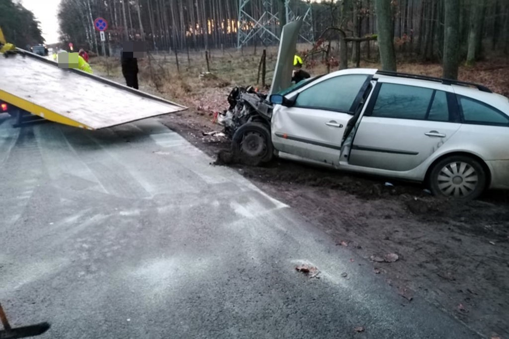 Czołowe zderzenie BMW z Renault