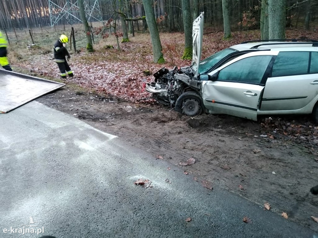 Czołowe zderzenie BMW z Renault