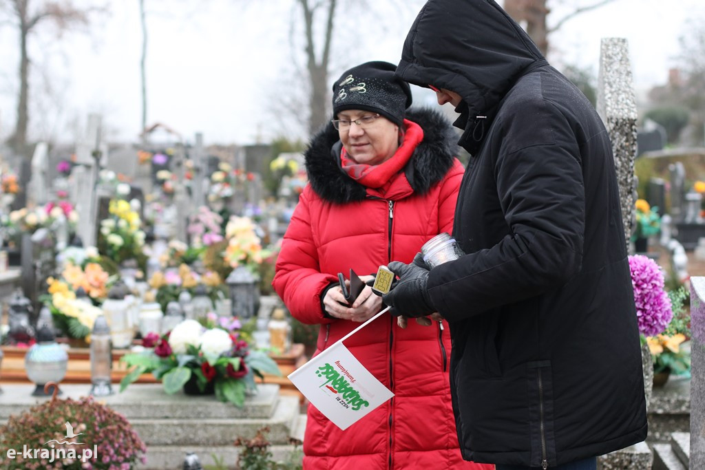 Odwiedzili groby zmarłych członków i działaczy NSZZ Solidarność RI