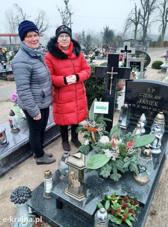 Odwiedzili groby zmarłych członków i działaczy NSZZ Solidarność RI