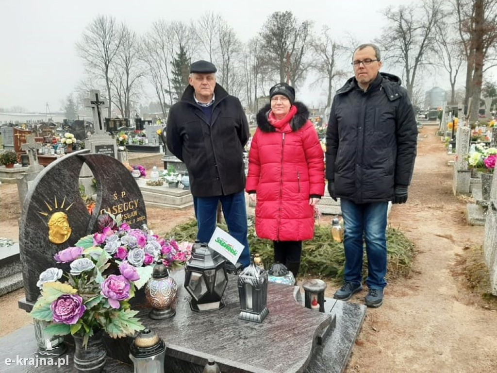 Odwiedzili groby zmarłych członków i działaczy NSZZ Solidarność RI