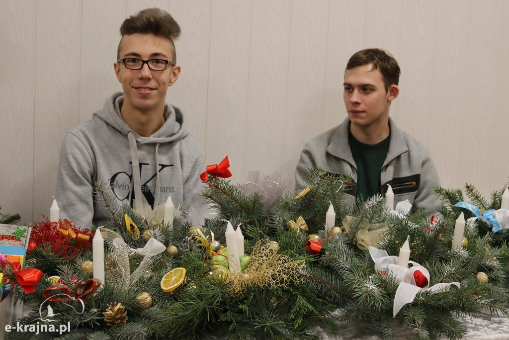 Powiatowa Wystawa Stołów Wigilijnych w Dąbrówce