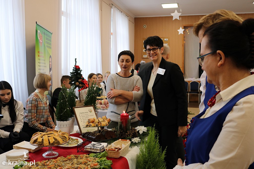 Powiatowa Wystawa Stołów Wigilijnych w Dąbrówce