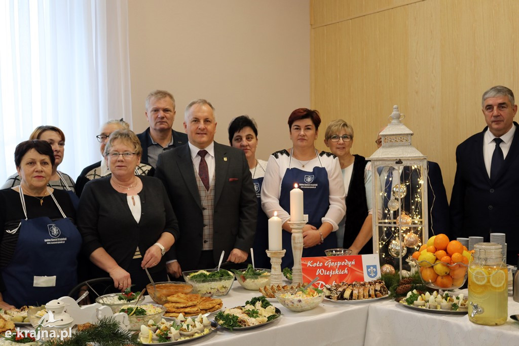 Powiatowa Wystawa Stołów Wigilijnych w Dąbrówce