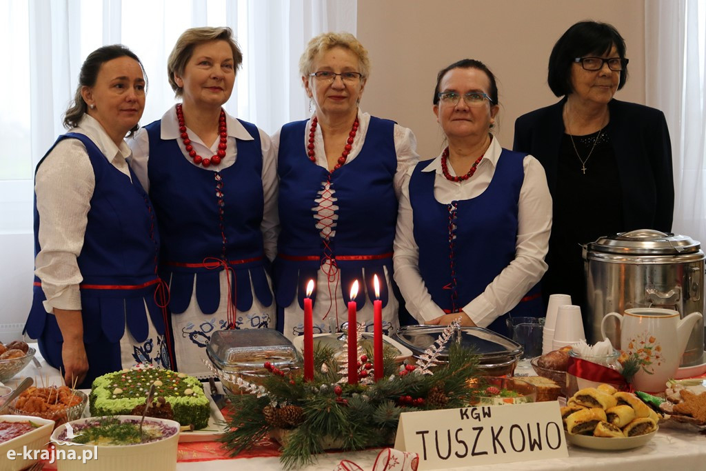 Powiatowa Wystawa Stołów Wigilijnych w Dąbrówce