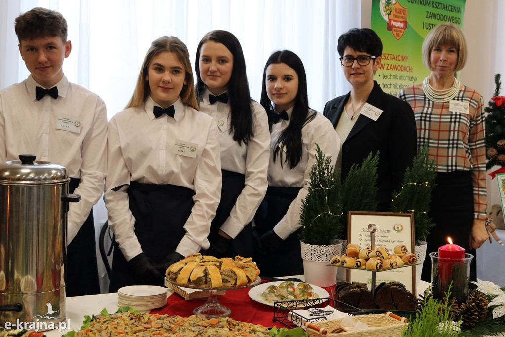 Powiatowa Wystawa Stołów Wigilijnych w Dąbrówce