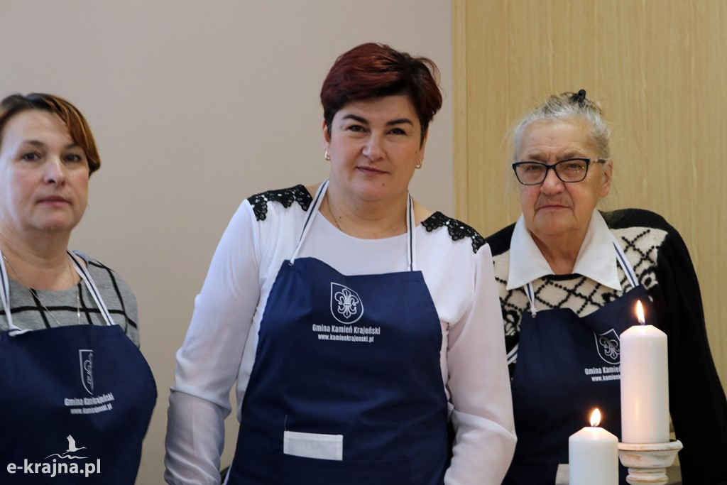 Powiatowa Wystawa Stołów Wigilijnych w Dąbrówce
