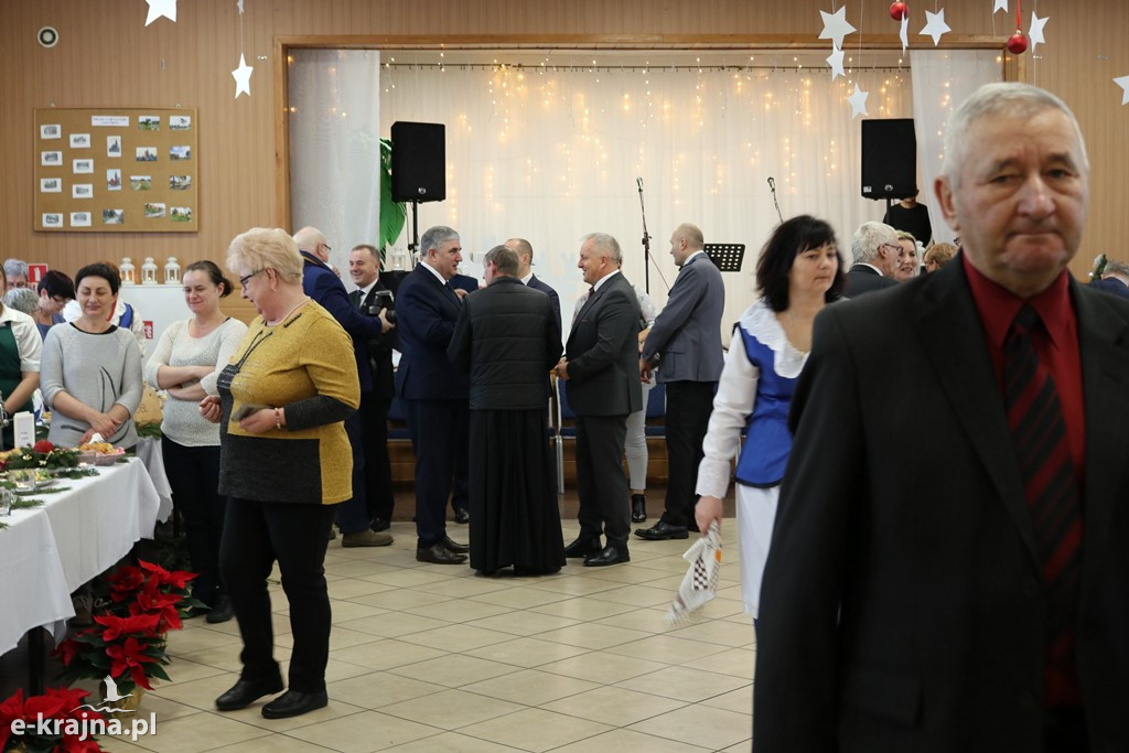 Powiatowa Wystawa Stołów Wigilijnych w Dąbrówce