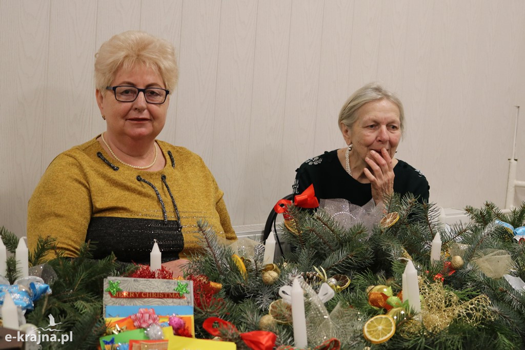 Powiatowa Wystawa Stołów Wigilijnych w Dąbrówce