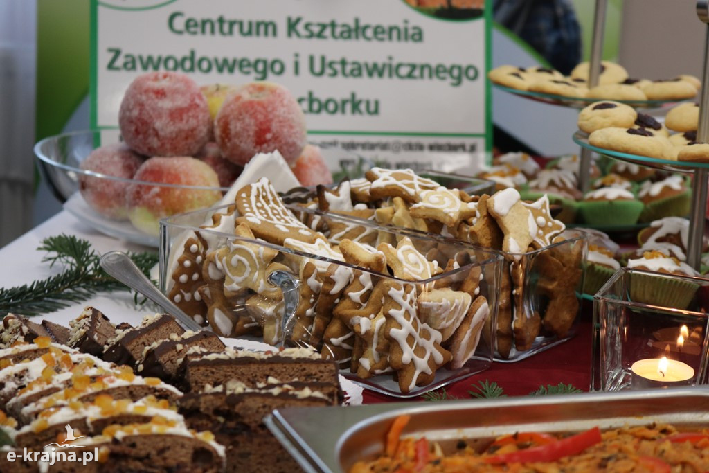 Powiatowa Wystawa Stołów Wigilijnych w Dąbrówce