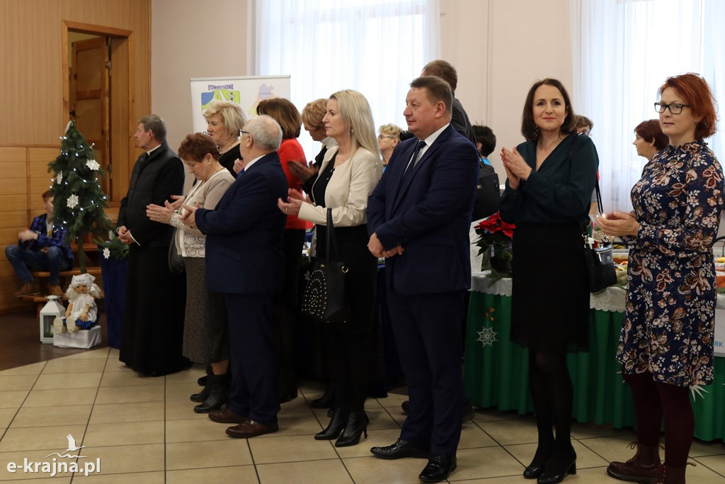 Powiatowa Wystawa Stołów Wigilijnych w Dąbrówce