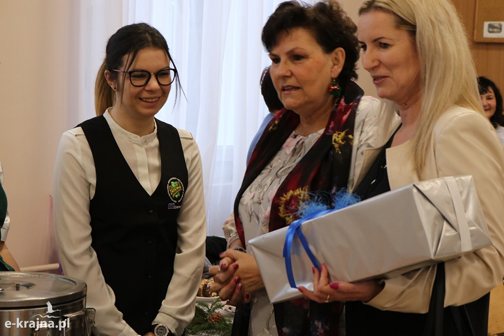Powiatowa Wystawa Stołów Wigilijnych w Dąbrówce