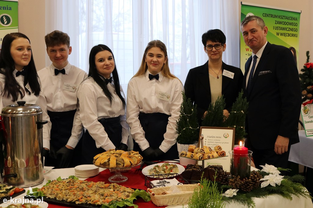 Powiatowa Wystawa Stołów Wigilijnych w Dąbrówce