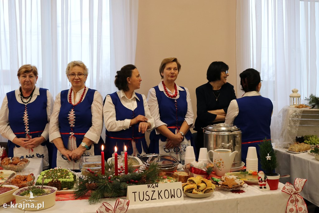 Powiatowa Wystawa Stołów Wigilijnych w Dąbrówce