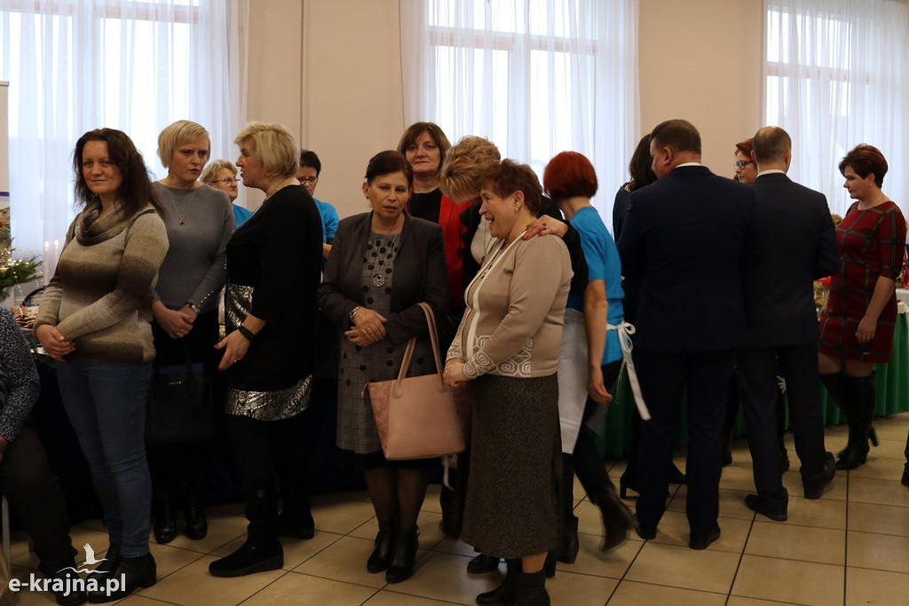 Powiatowa Wystawa Stołów Wigilijnych w Dąbrówce