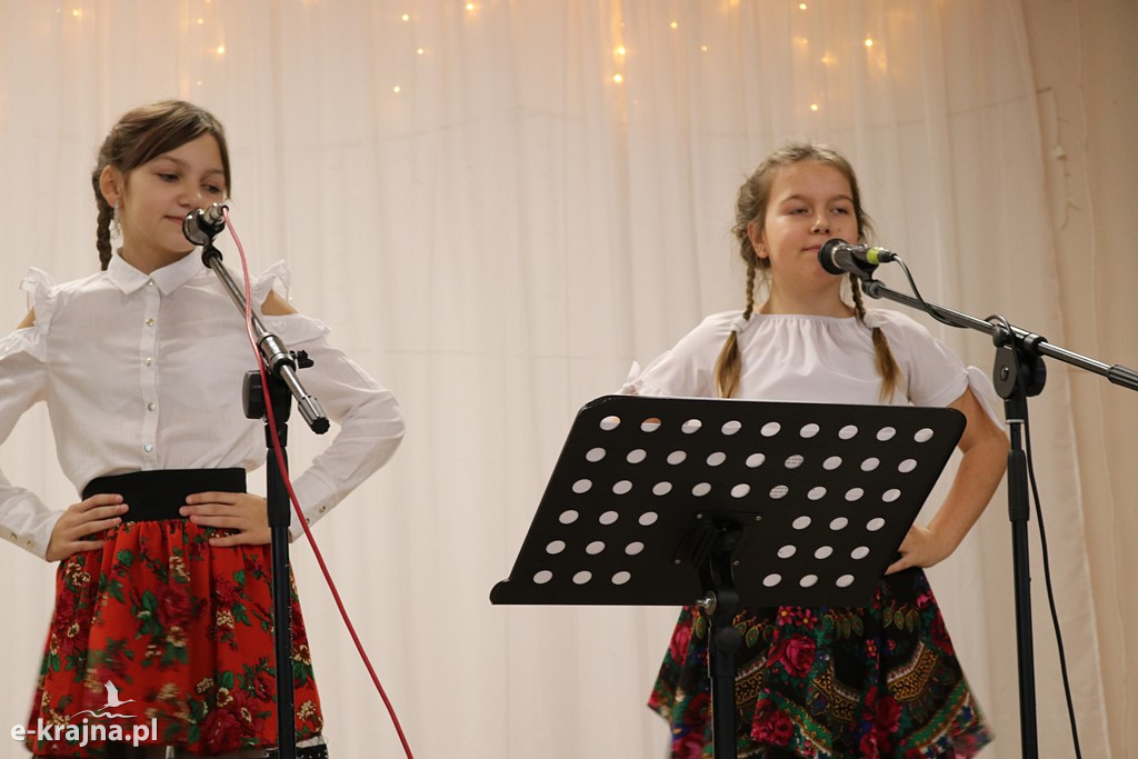 Powiatowa Wystawa Stołów Wigilijnych w Dąbrówce