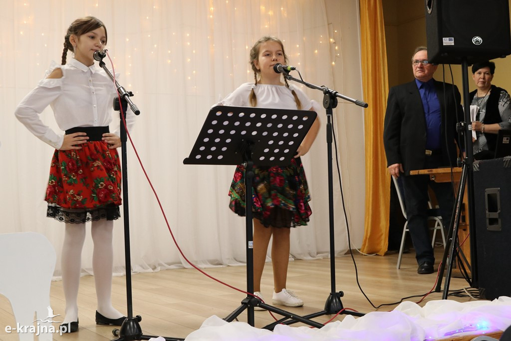Powiatowa Wystawa Stołów Wigilijnych w Dąbrówce