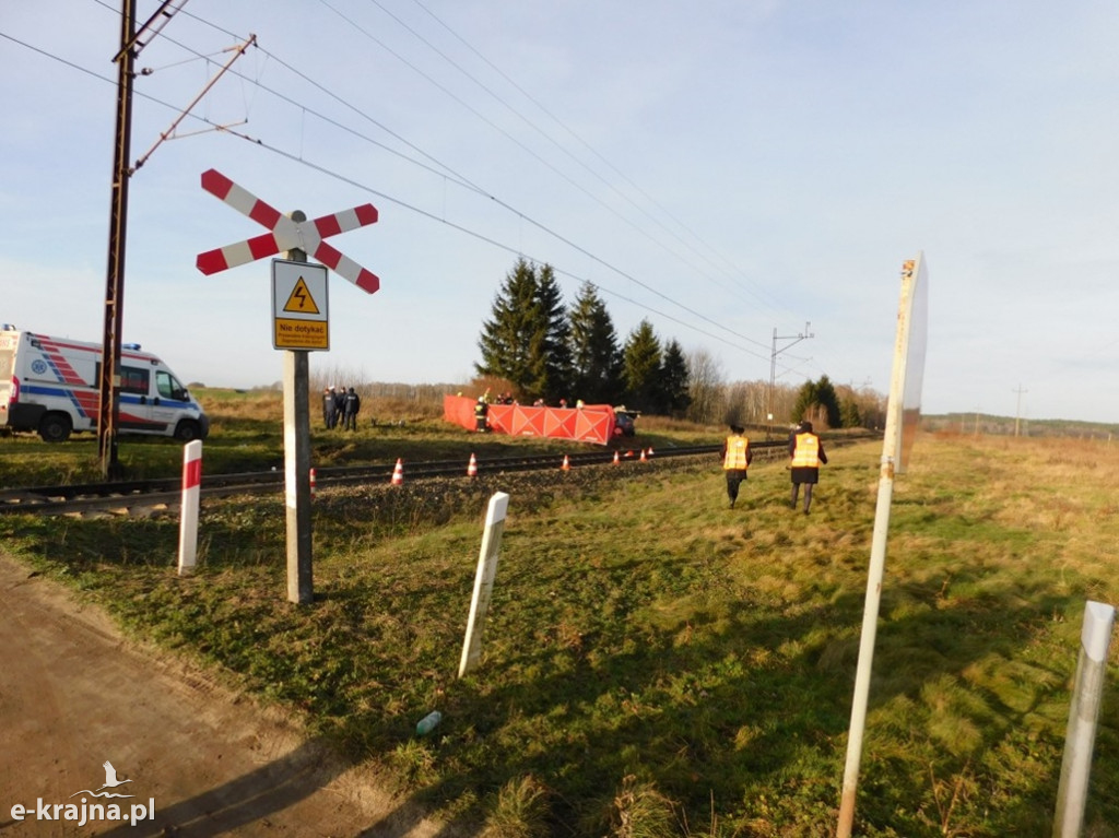 Śmiertelny wypadek na przejeździe kolejowym