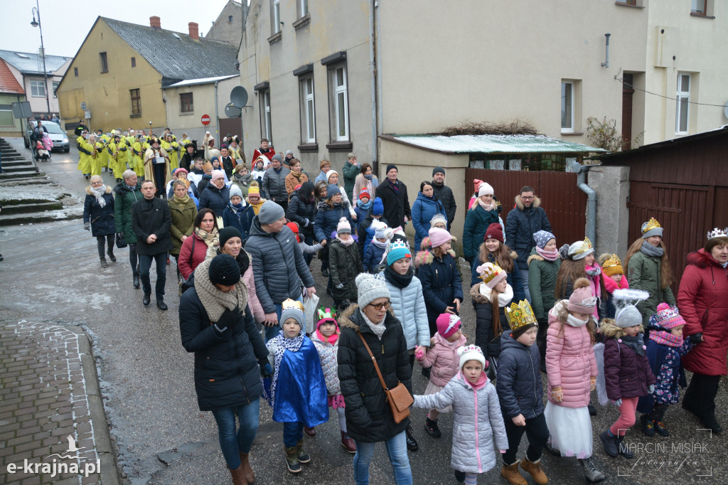 Orszak Trzech Króli przeszedł ulicami Sępólna