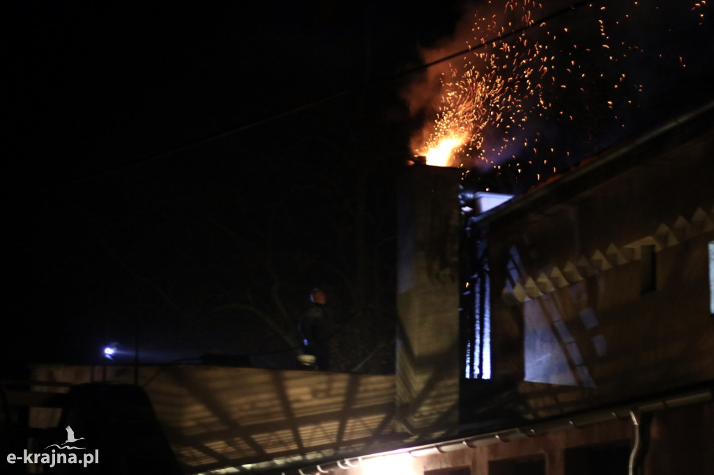 Sypniewo: Pożar sadzy w kominie