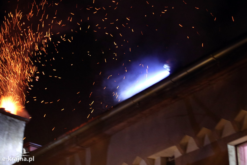 Sypniewo: Pożar sadzy w kominie