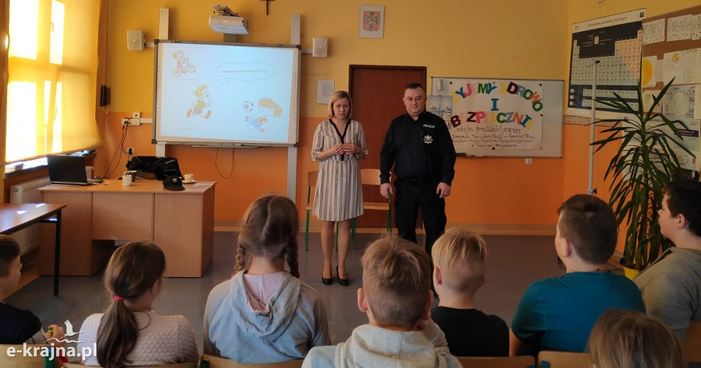Spotkanie profilaktyczne z młodzieżą szkolną w Pęperzynie