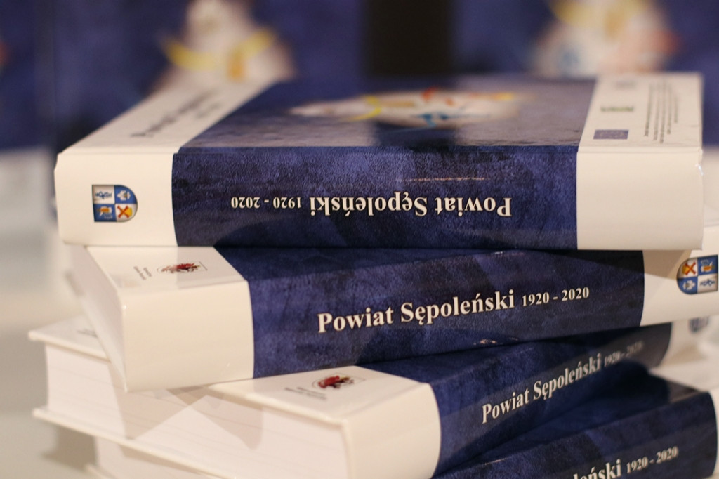 Monografia Powiat Sępoleński 1920-2020 - spotkanie autorskie w Więcborku