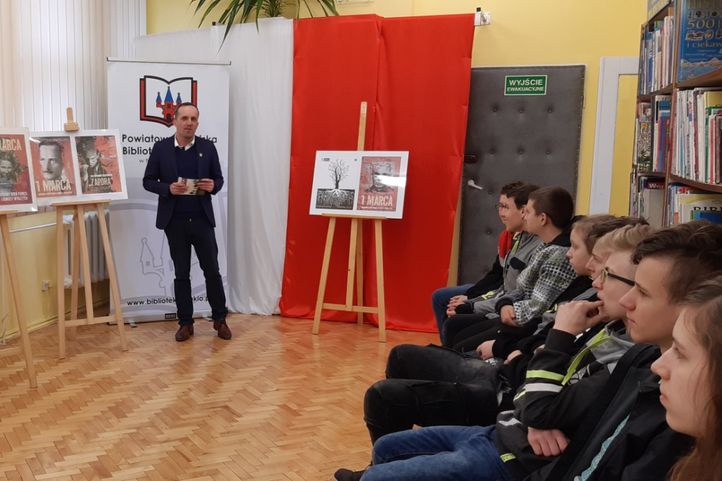 Narodowy Dzień Pamięci Żołnierzy Wyklętych w nakielskiej bibliotece