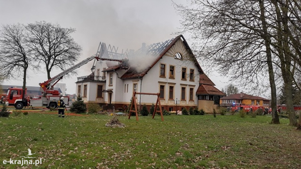 Pożar zabytkowego obiektu w powiecie złotowskim
