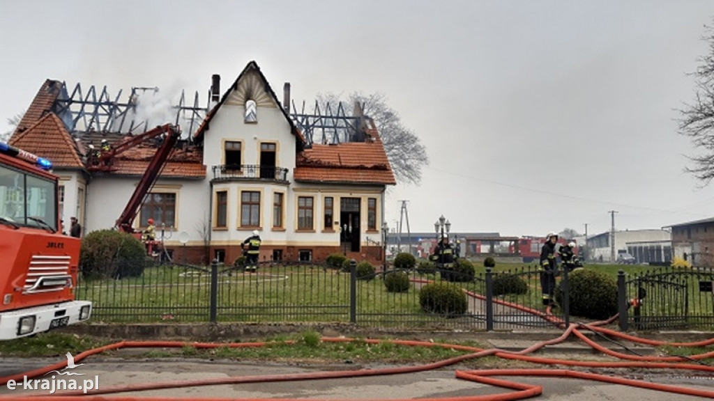 Pożar zabytkowego obiektu w powiecie złotowskim