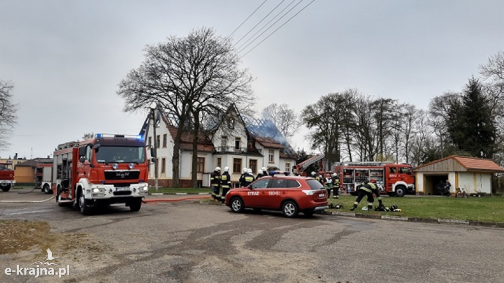 Pożar zabytkowego obiektu w powiecie złotowskim