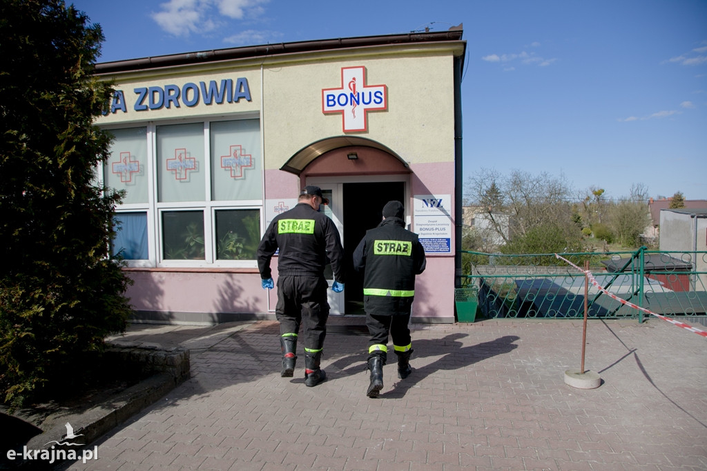 Maseczki od OSP Szembruk trafiły do Bonus-Plus w Sępólnie
