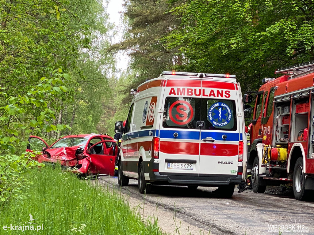 Czołowe zderzenie w Radońsku. Dwie osoby poszkodowane