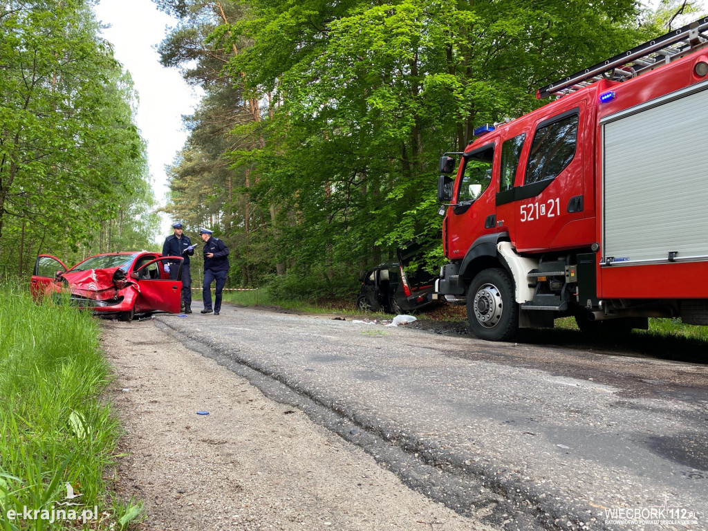 Czołowe zderzenie w Radońsku. Dwie osoby poszkodowane